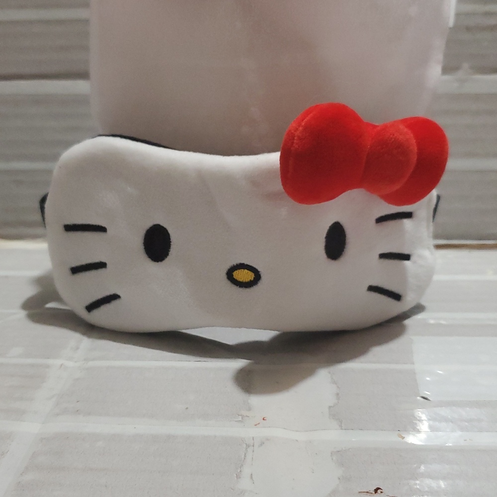 Hello Kitty White Plush Eye Mask with Red Bow - Picture 2 of 8